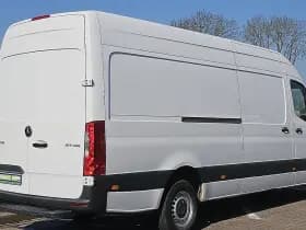 Mercedes-Benz Sprinter thumbnail 3