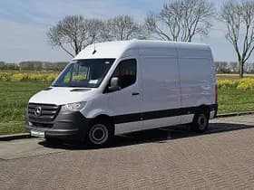 Mercedes-Benz Sprinter thumbnail 2