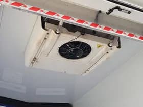 Mercedes-Benz Sprinter thumbnail 19