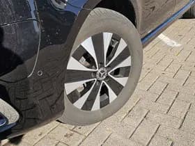 Mercedes-Benz Eqv thumbnail 18