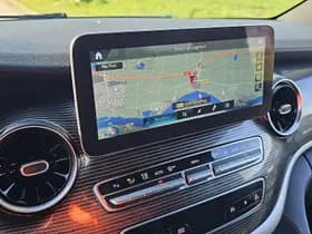 Mercedes-Benz Eqv thumbnail 10