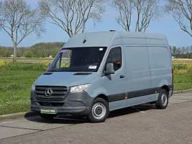 Mercedes-Benz Sprinter thumbnail 2