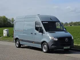 Mercedes-Benz Sprinter thumbnail 4