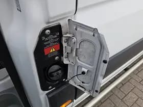 Mercedes-Benz Sprinter thumbnail 14