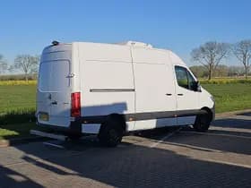 Mercedes-Benz Sprinter thumbnail 3