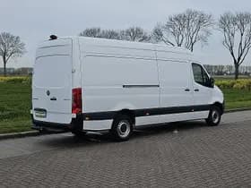 Mercedes-Benz Sprinter thumbnail 3