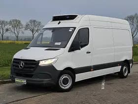 Mercedes-Benz Sprinter thumbnail 2