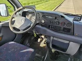 Mercedes-Benz 300 thumbnail 7