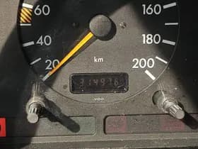 Mercedes-Benz 300 thumbnail 8