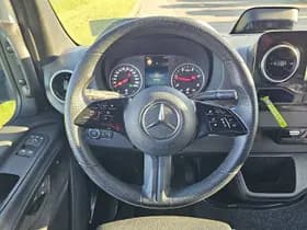 Mercedes-Benz Sprinter thumbnail 11