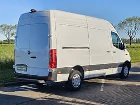 Mercedes-Benz Sprinter thumbnail 3