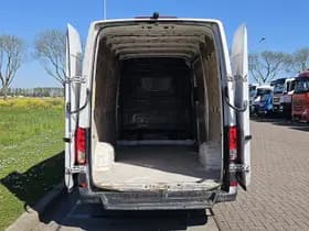 Volkswagen Crafter thumbnail 11