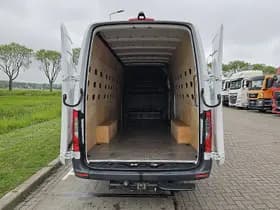 Mercedes-Benz Sprinter thumbnail 12