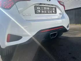 Toyota Yaris thumbnail 12