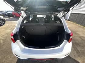Toyota Yaris thumbnail 17