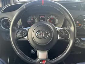 Toyota Yaris thumbnail 26