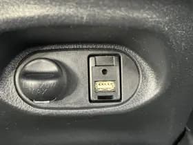 Toyota Yaris thumbnail 48