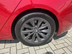 Tesla Model-s thumbnail 4