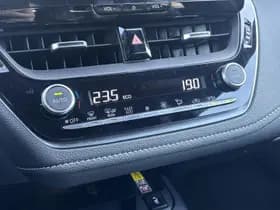 Toyota Corolla-touring-sports thumbnail 3