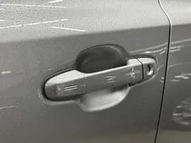 Toyota C-hr thumbnail 32