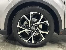 Toyota C-hr thumbnail 33