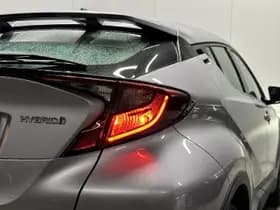 Toyota C-hr thumbnail 5