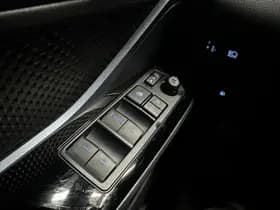 Toyota C-hr thumbnail 10