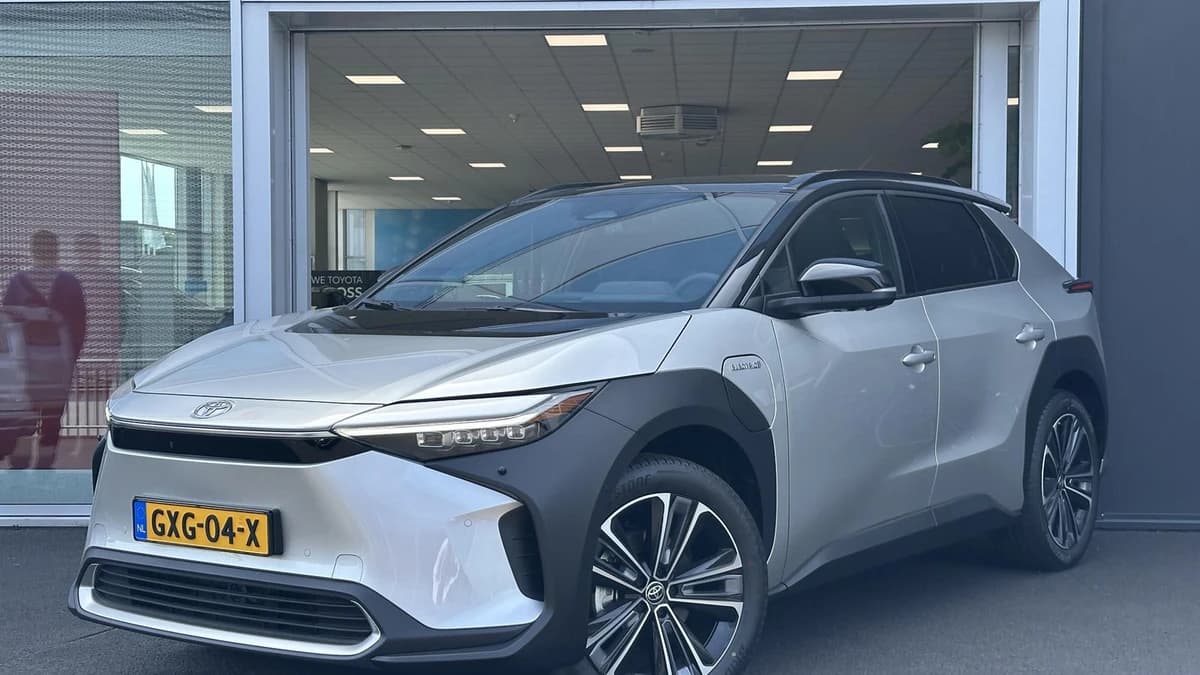 Toyota Bz4x — foto 1