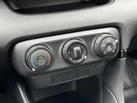 Toyota Yaris thumbnail 33