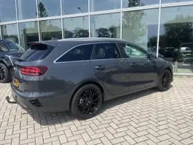 Kia Ceed-sportswagon thumbnail 2