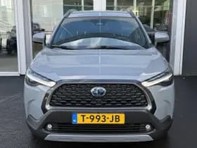 Toyota Corolla-cross thumbnail 2