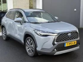 Toyota Corolla-cross thumbnail 3