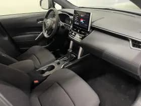 Toyota Corolla-cross thumbnail 10