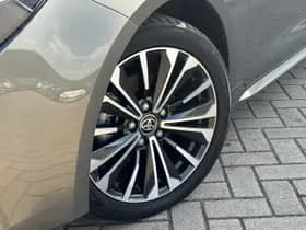 Toyota Corolla-touring-sports thumbnail 2