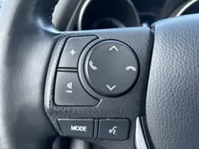 Toyota Auris thumbnail 6