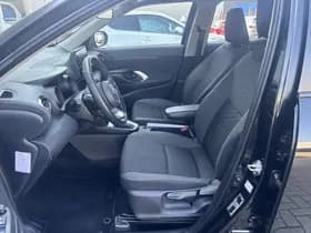 Toyota Yaris-cross thumbnail 43