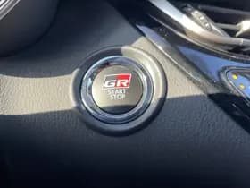 Toyota C-hr thumbnail 7