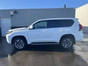 Toyota Land-cruiser thumbnail 6