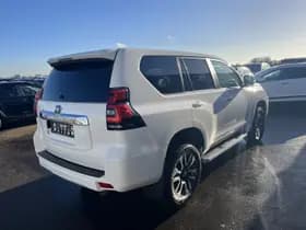 Toyota Land-cruiser thumbnail 8