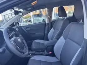 Toyota Auris thumbnail 3