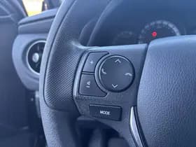 Toyota Auris thumbnail 36