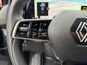 Renault Megane-e-tech thumbnail 18