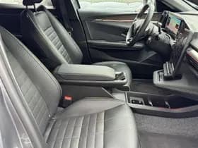 Renault Megane-e-tech thumbnail 9