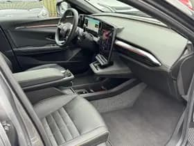 Renault Megane-e-tech thumbnail 10