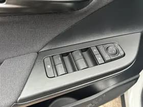 Toyota C-hr thumbnail 8