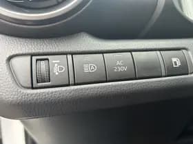 Toyota C-hr thumbnail 9