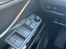 Toyota C-hr thumbnail 78