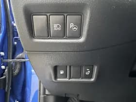 Toyota C-hr thumbnail 5