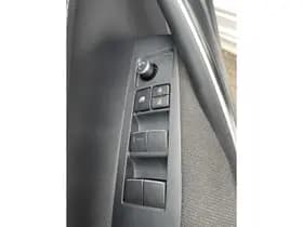 Toyota Corolla thumbnail 15