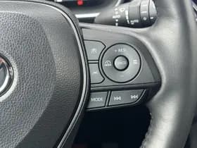 Toyota Corolla-cross thumbnail 19